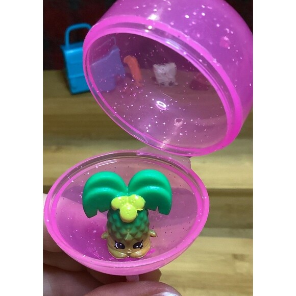 Shopkins Season 7, 8 & 10+ Figure Lot Of 14 Actual Pieces In Photos Moose Toys - Picture 5 of 5